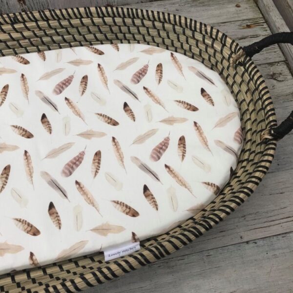 Hoeslaken verschoonmand off white met bruine veren
