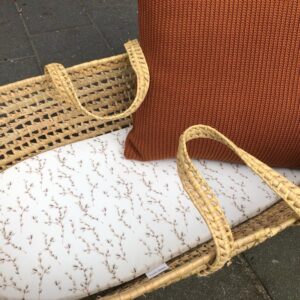 Hoeslaken verschoonmand off white katjes wilgentak zijaanzicht