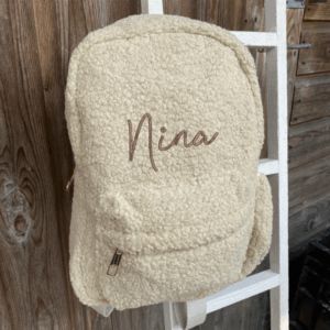Teddy rugzak met naam in de kleur zand gepersonaliseerd vooraanzicht